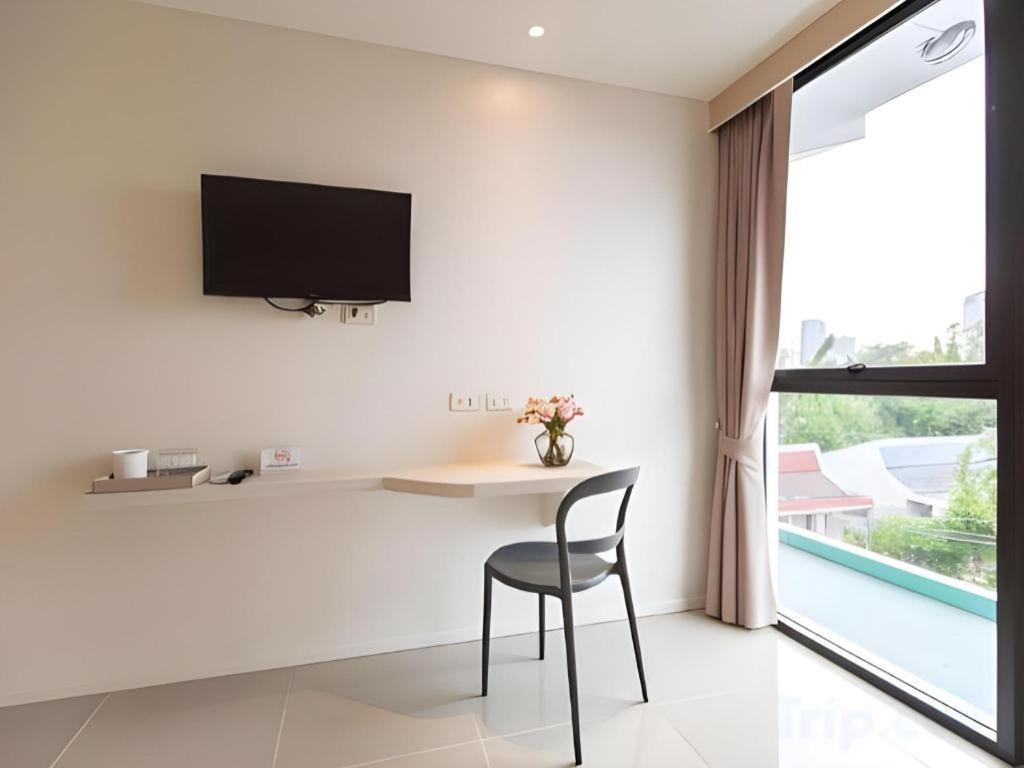 Prima House Pattaya Hotel Bagian luar foto